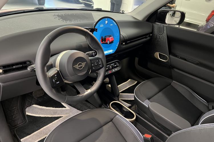 Used MINI Electric COOPER 2024 456km COOPER E Classic Edition Interior 12