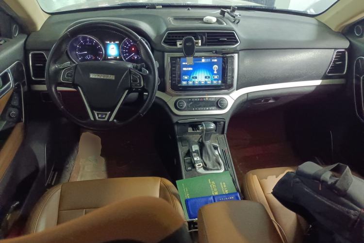 Used Haval H6 Coupe 2016 Blue Label 1.5T Automatic Two-Wheel Drive Urban Model Center Console