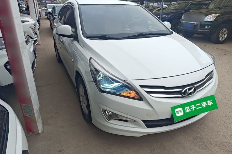 Used Hyundai Verna (older generation) 2014 1.4L Automatic Smart GLS Front Right 45 Deg