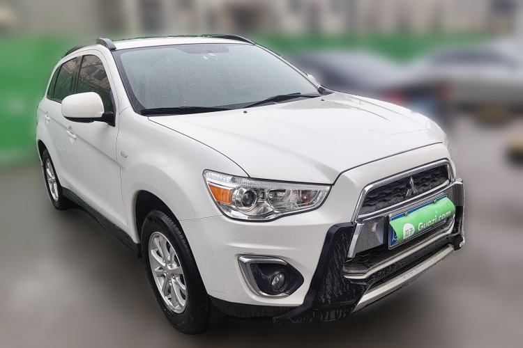 Used Mitsubishi ASX 2013 2.0L CVT Two-Wheel Drive Elite Edition Front Right 45 Deg