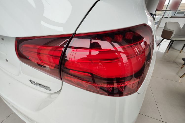 Used Mercedes-Benz A-Class 2022 Revised Version A 200 L Sport Sedan Fashionable Style
