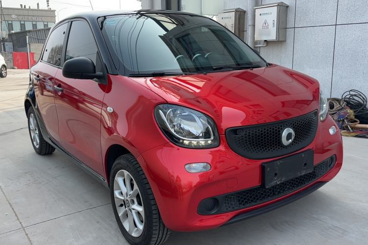Used smart forfour 2018 1.0L 52 kW Dynamic Edition Exterior 1