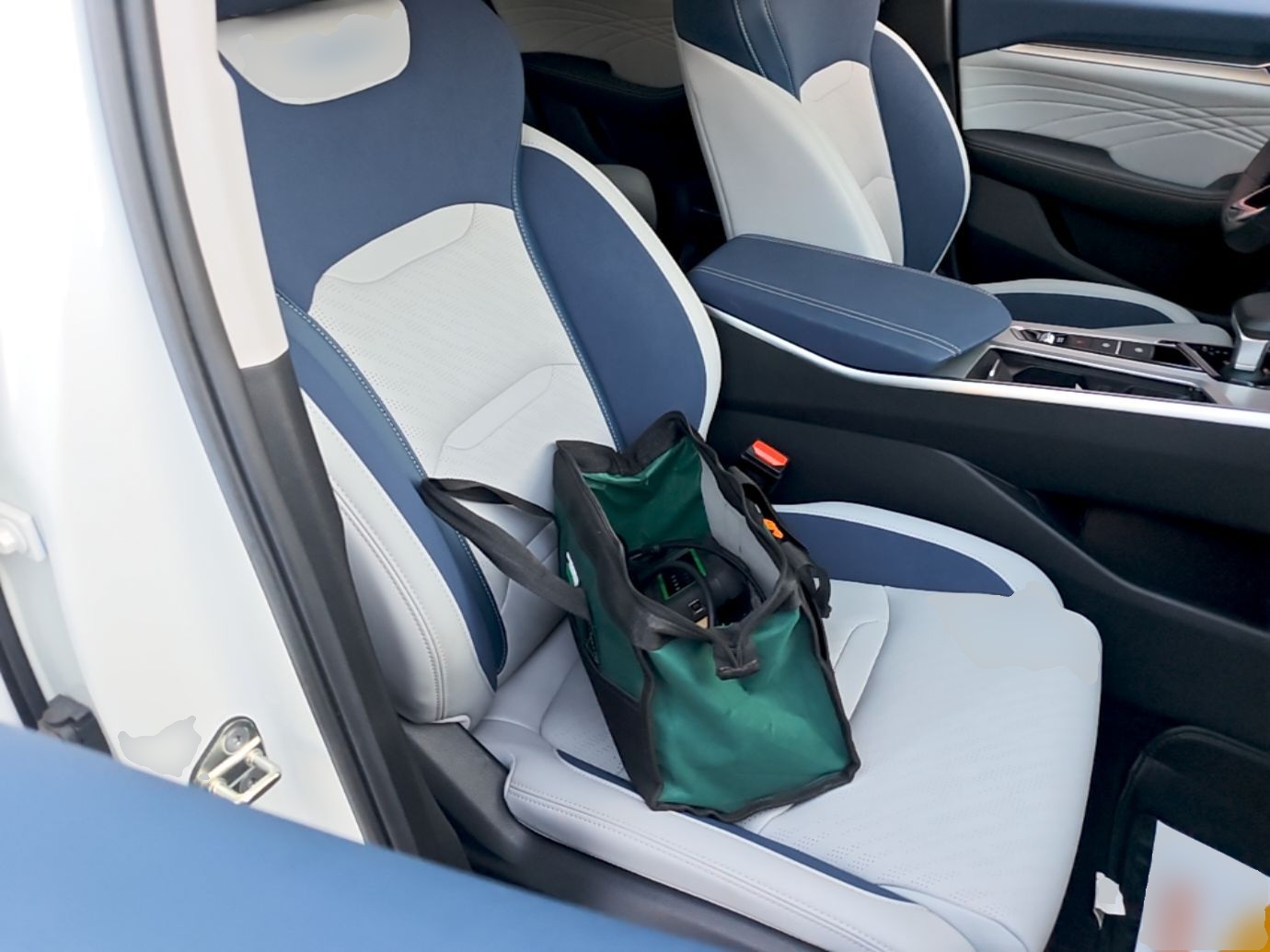 Geely Auto Preface 2023 2.0TD Prestige Version — снимка 19