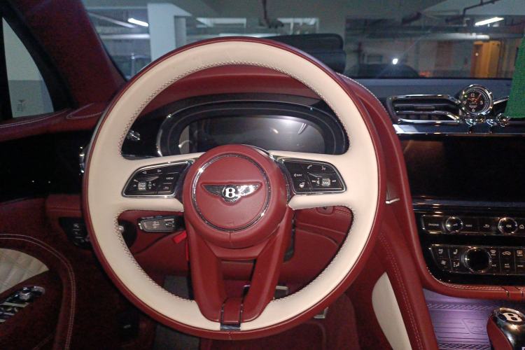 Used Bentley Bentayga 2022 4.0T V8
