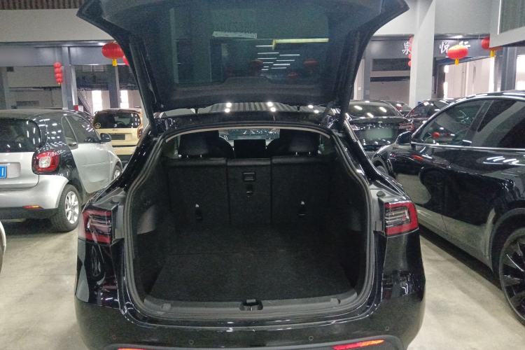 Used Tesla Model Y 2023 Rear-Wheel-Drive Version
