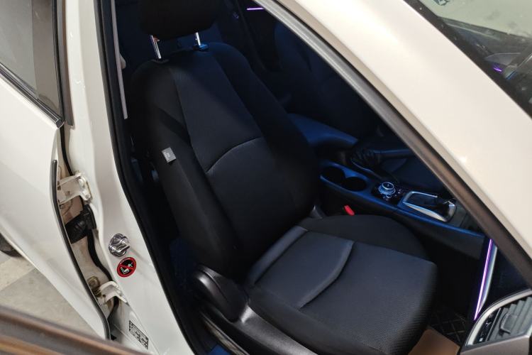 Used Mazda 3 Axela 2017 Hatchback 1.5L Automatic Comfort Model Emission Standard China V
