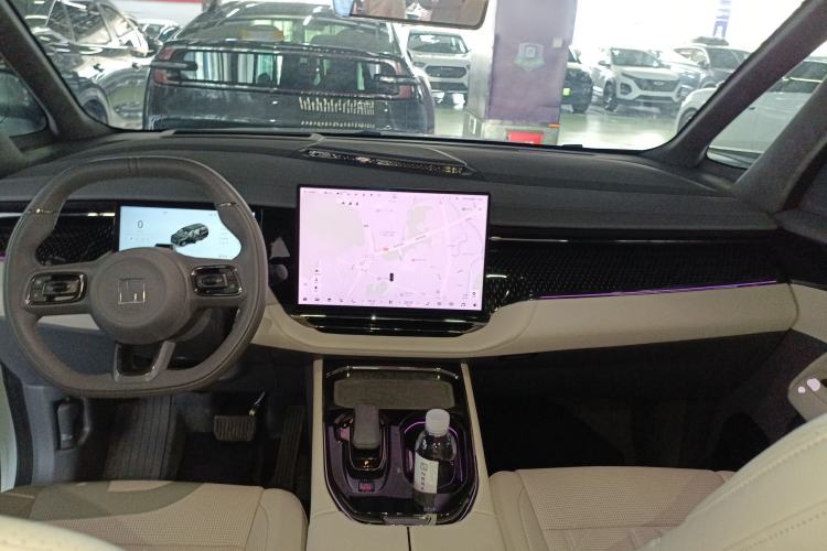 Used Zeekr 009 2024 Six-Seat Executive Version 4WD 108 kWh Interior 2