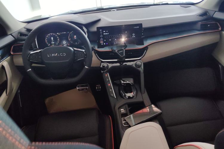 Used Lynk & Co 06 2021 1.5T Shero Pink Special Edition
