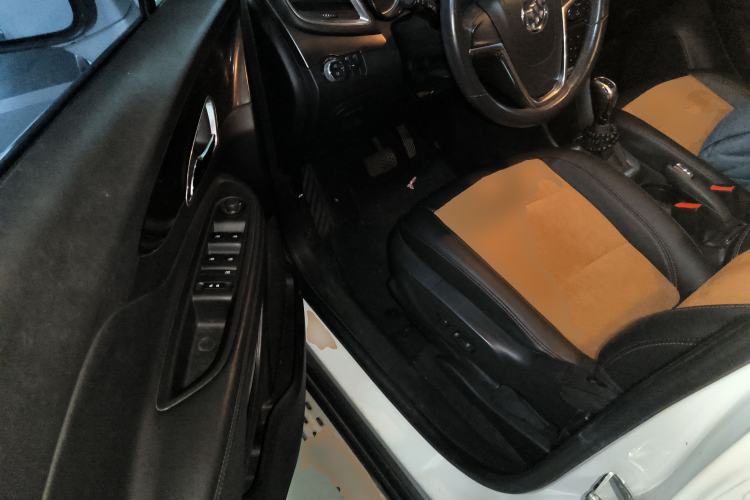 Used Buick Encore 2015 1.4T Automatic Two-Wheel Drive Urban Leading Model
