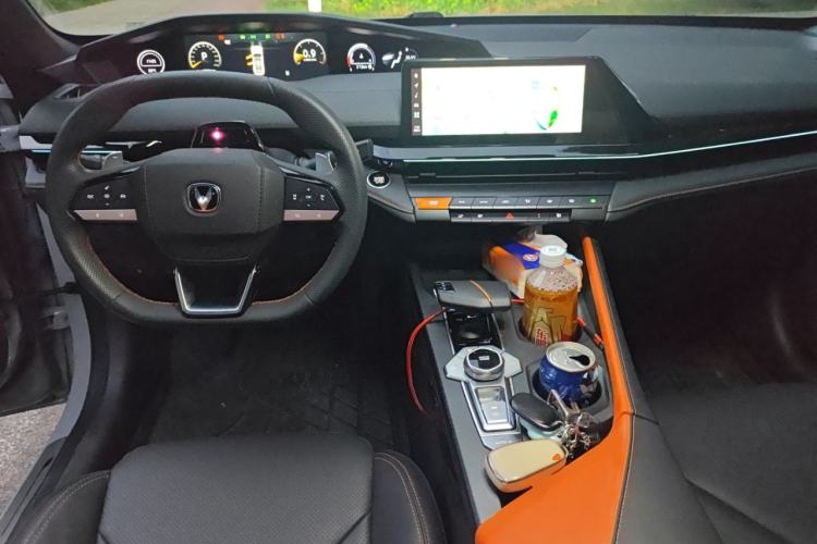 Used CHANGAN UNI-V 2022 1.5T Smart Navigation Version

