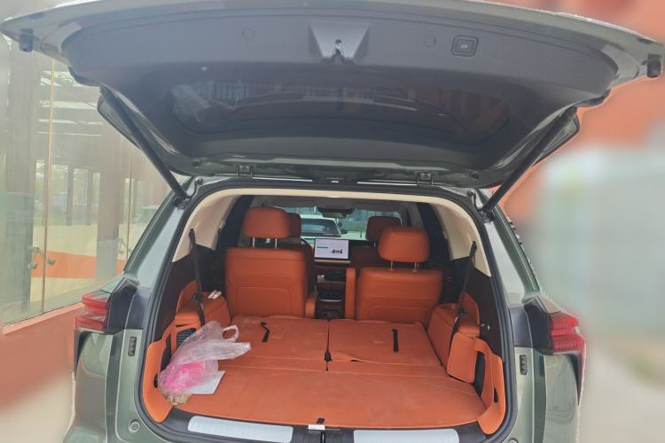 Used Wey Lanshan 2025 Four-Wheel Drive Max Trunk