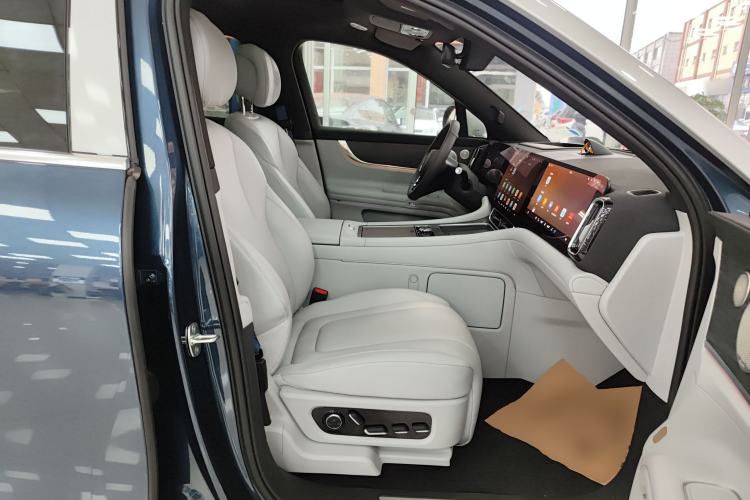 Used Hima AITO M9 2025 Extended-Range Max Version 52 kWh 6-Seater Edition
