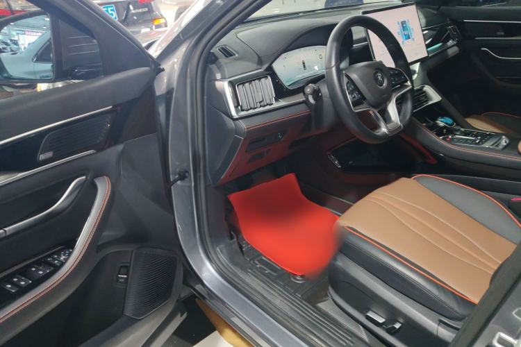 Used BYD Song PLUS New Energy 2021 DM-i 100KM Four-Wheel Drive Flagship PLUS Driver Seat