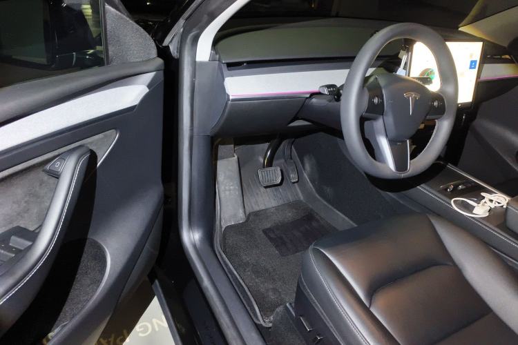 Used Tesla Model Y 2023 Rear-Wheel-Drive Version Driver Seat