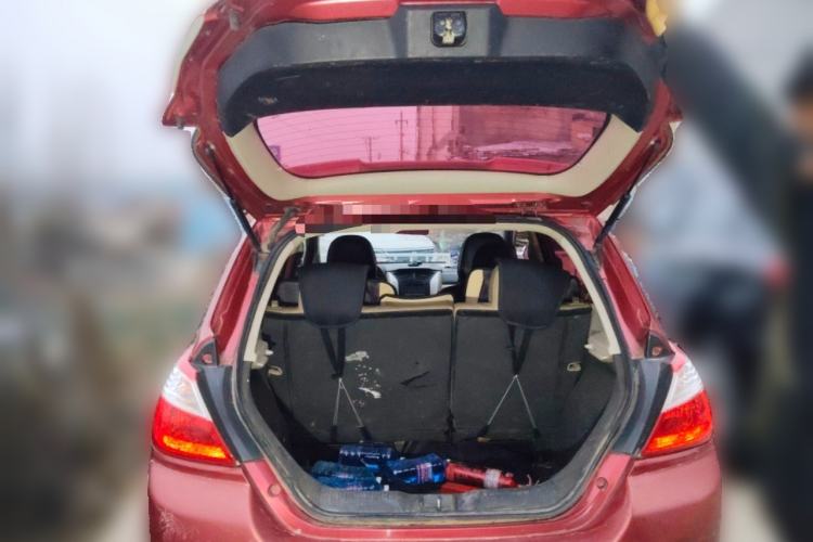 Used Venucia R50 2013 1.6L Manual Luxury Edition