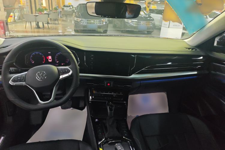 Used Volkswagen Passat 2025 Outstanding Model 380TSI Starry Dragon Glorious Edition Center Console