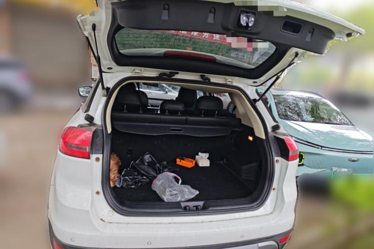 Used Geely Auto Emgrand X7 Sport 2016 2.0L Manual ZhiShang Version
