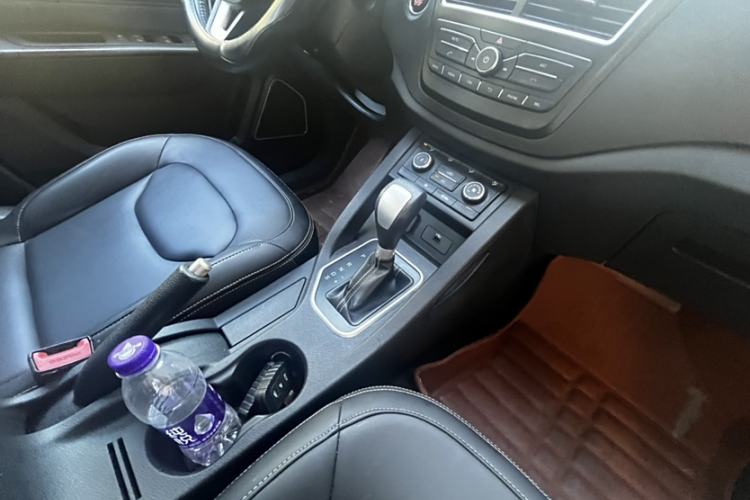 Used Bestune X40 2018 Internet Celebrity Edition 1.6L Automatic Luxury Version
