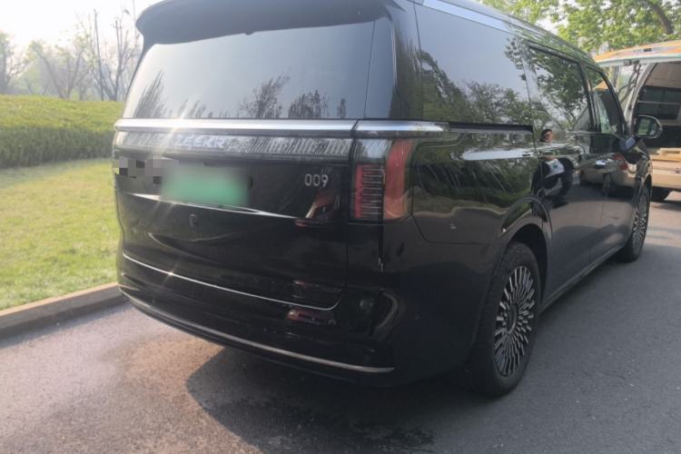 Used Zeekr 009 2024 7-Seater Walk-Through Version Four-Wheel Drive 108 kWh Rear Right 45 Deg