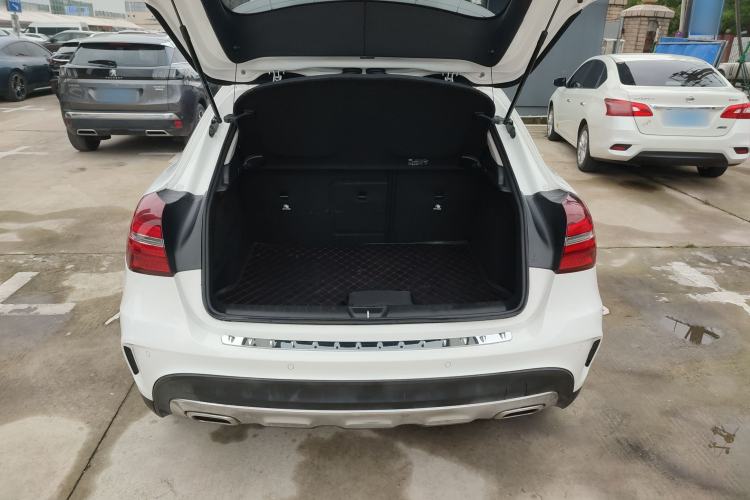 Used Mercedes-Benz GLA 2019 GLA 200 Fashion Model Trunk