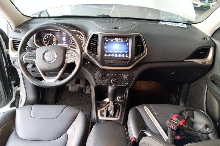 Used Jeep Cherokee 2017 2.0L Superior Edition