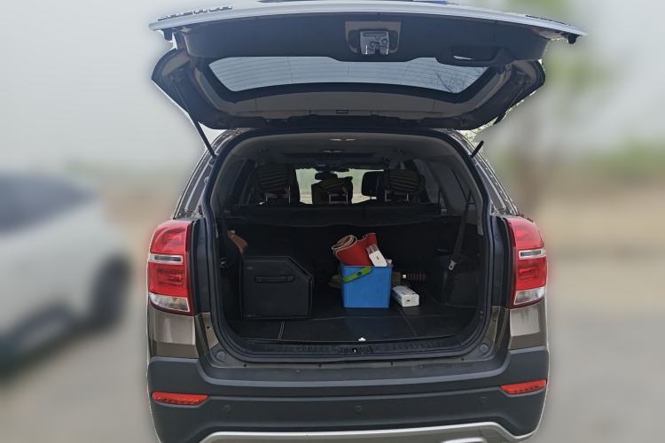 Used Chevrolet Captiva 2015 2.4L 4x4 Flagship Edition 7-Seater
