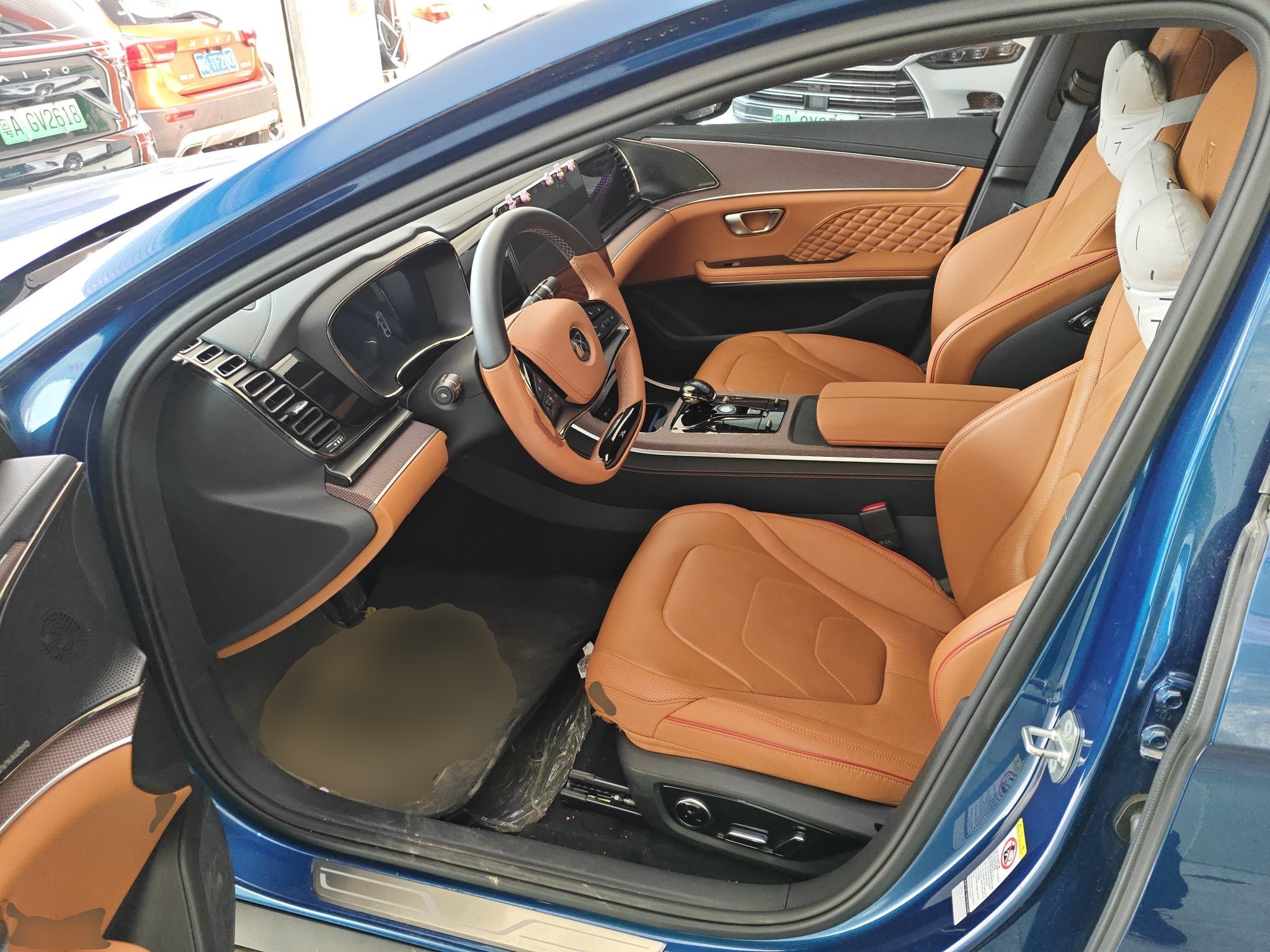 المقاعد الأمامية داخل السيارة