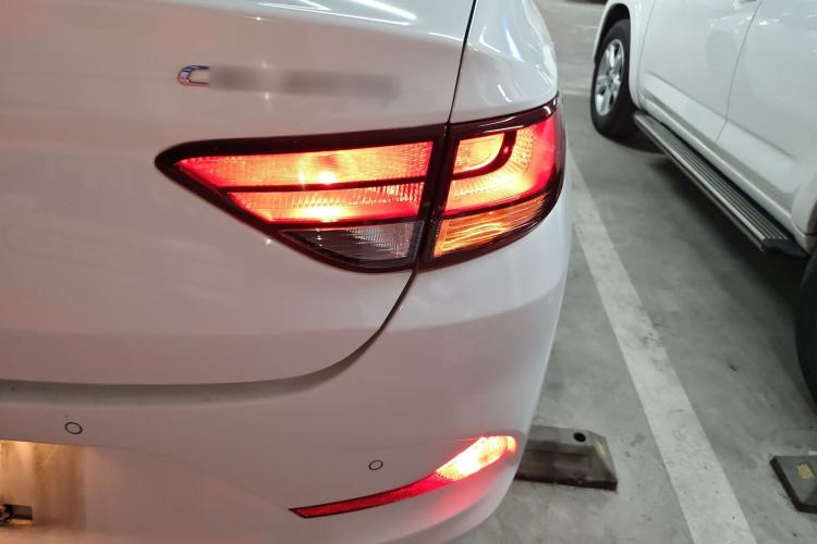 Used Hyundai Celesta 2017 1.6L Automatic Yueshin Edition DLX Exterior 3