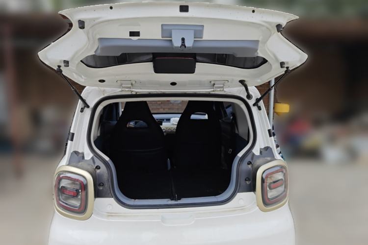 Used Bestune Pony 2024 170km Vitality Horse Trunk