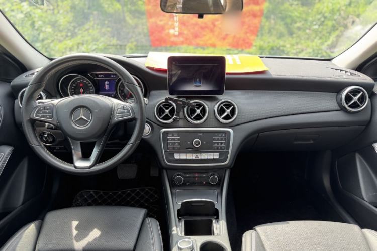 Used Mercedes-Benz GLA 2018 GLA 200 Fashion Model Interior 4