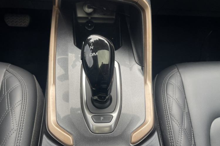 Used Haval H6 2021 1.5 GDIT Automatic Champion Edition Gear Lever