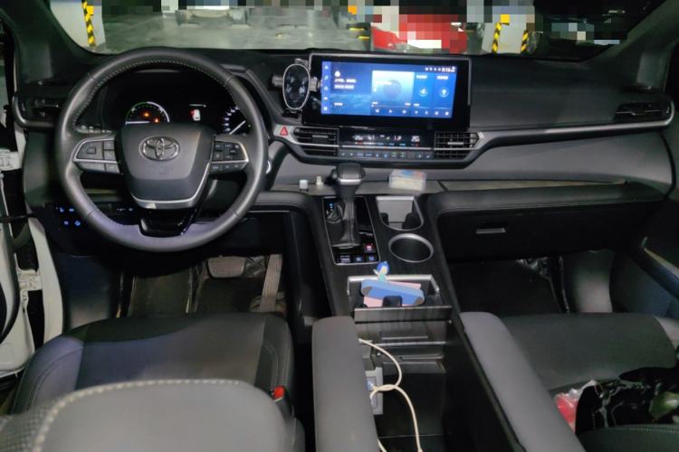 Used Toyota SIENNA 2021 2.5L Hybrid Premium Edition Center Console