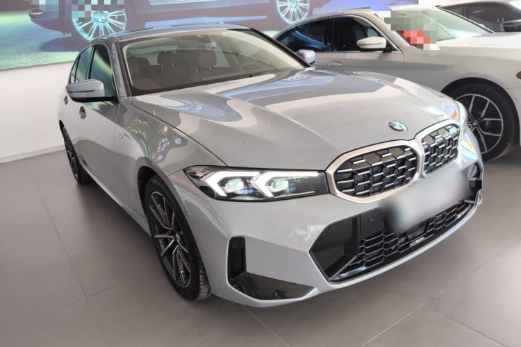 Used BMW 3 Series 2025 325i M Sport Package Front Right 45 Deg