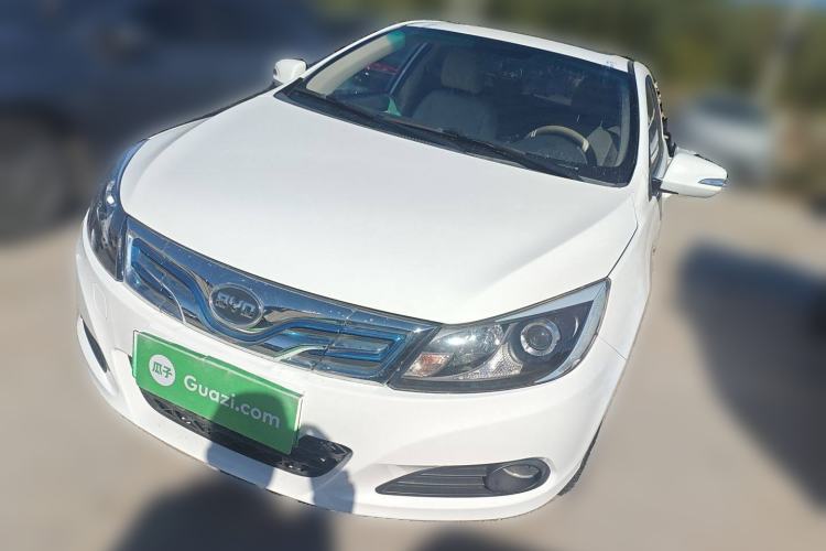 Used BYD e5 2018 450 Smart Connect Deluxe Edition