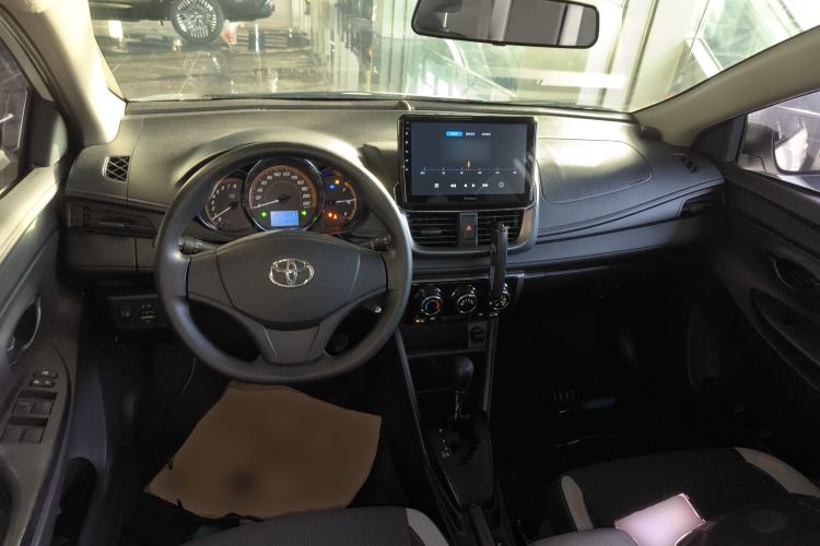 Used Toyota YARiS L Zhi Xuan 2020 X-Trail X 1.5L CVT Leading Edition Center Console