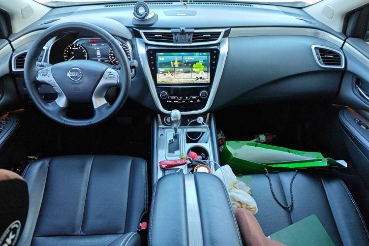 Used Nissan Murano 2019 2.5L XL Two-Wheel Drive Smart Connect Luxury Edition China VI Standard Center Console