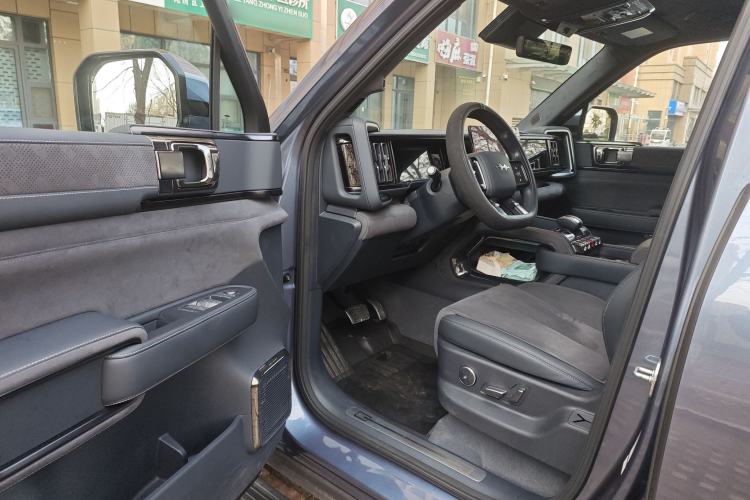 Used Formula Leopard 5 2023 Cloud Ride Flagship Edition