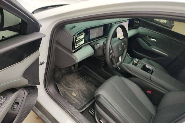 Used BYD Qin L 2025 DM-i Smart Drive 80KM Superior Model Driver Seat