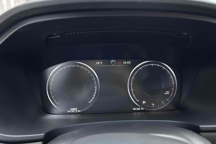 Used Volvo V90 2017 Cross Country T5 AWD Smart Range Edition