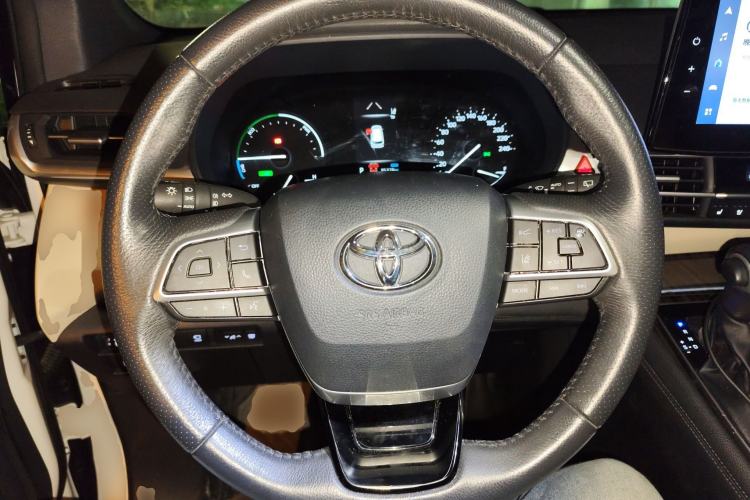 Used Toyota Granvia 2023 2.5L Hybrid Prestige VIP Edition Steering Wheel