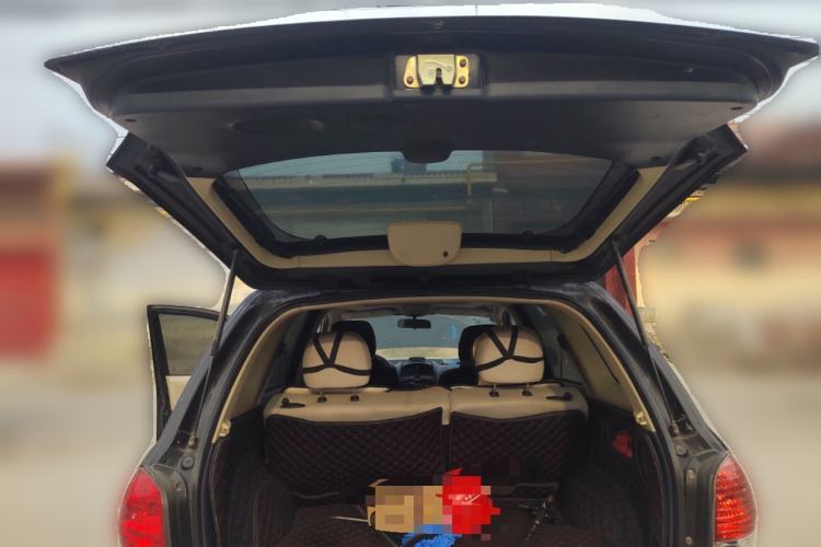 Used Huatai Santa Fe Classic 2012 2.0L Gasoline Manual Two-Wheel Drive with Sunroof
