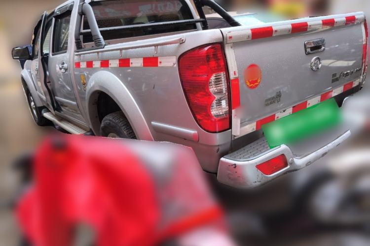 Used Great Wall Wingle 5 2013 2.0T European Version Two-Wheel Drive Elite Edition 6MT Big Double Cab GW4D20B
