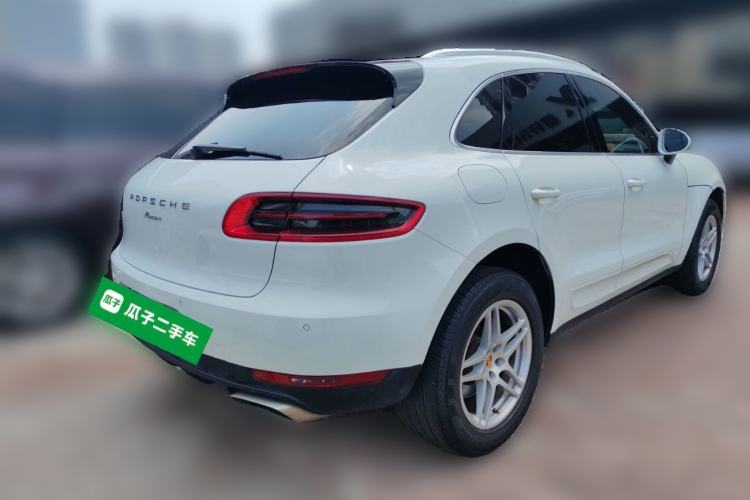 Used Porsche Macan 2017 Macan 2.0T Rear Right 45 Deg