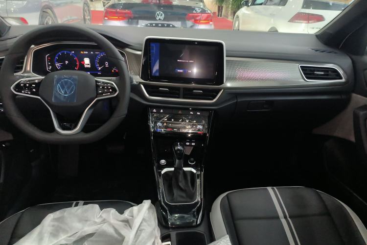 Used Volkswagen T-ROC 2025 Facelift Model 2 300TSI DSG Two-Wheel Drive Chenguang Edition