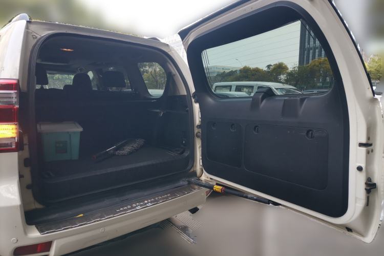 Used Toyota Prado 2014 4.0L Automatic TX-L NAVI
