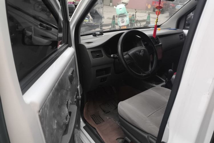Used Wuling Rongguang V 2018 1.5L Practical Version Driver Seat
