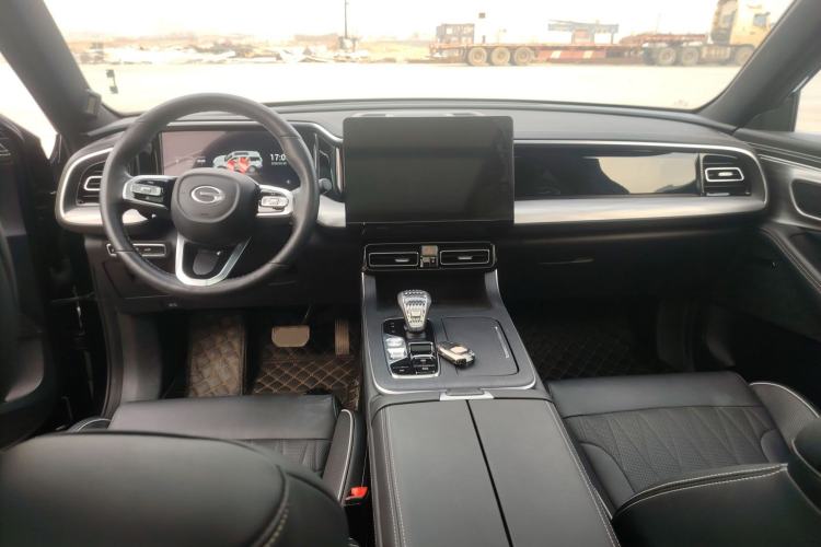 Used GAC Trumpchi GS8 2024 Linghang Series 2.0 TGDI Two-Wheel Drive Luxury Smart Connectivity Version
