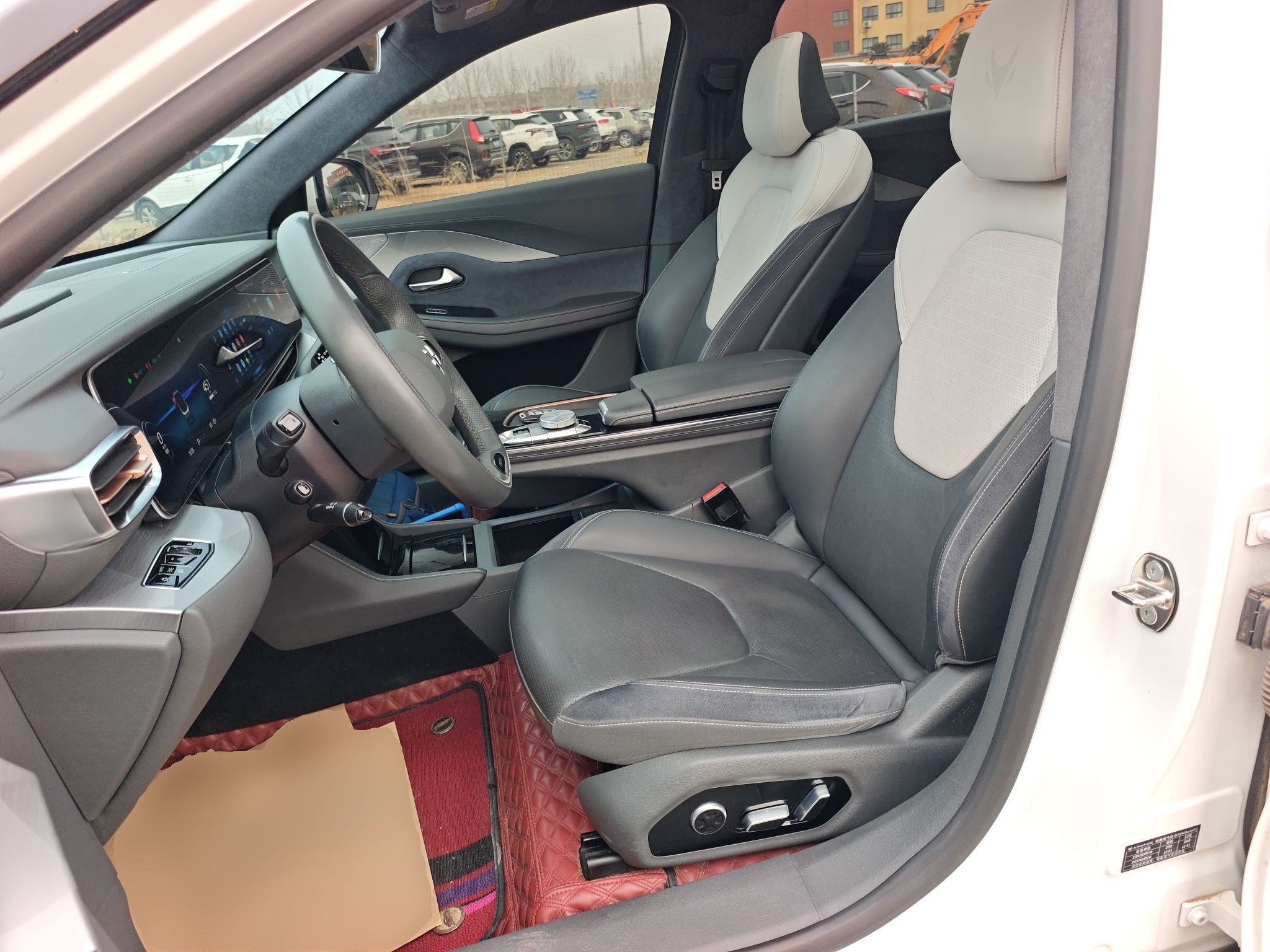 Переднее сиденье в автомобиле