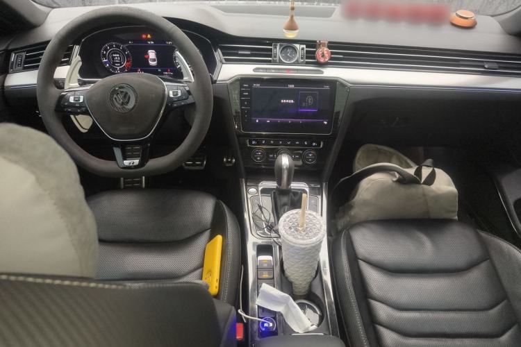 Used Volkswagen FAW-Volkswagen CC 2019 330TSI Glamour Edition China V Standard Center Console