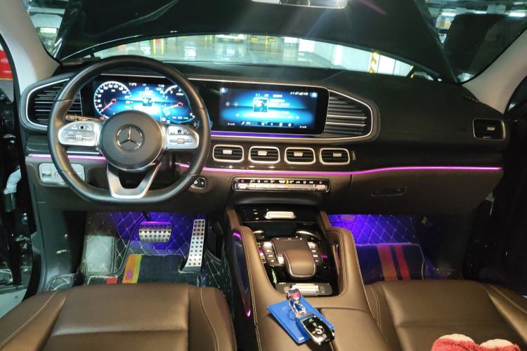 Used Mercedes-Benz GLS 2023 GLS 450 4MATIC Stylish Model Center Console